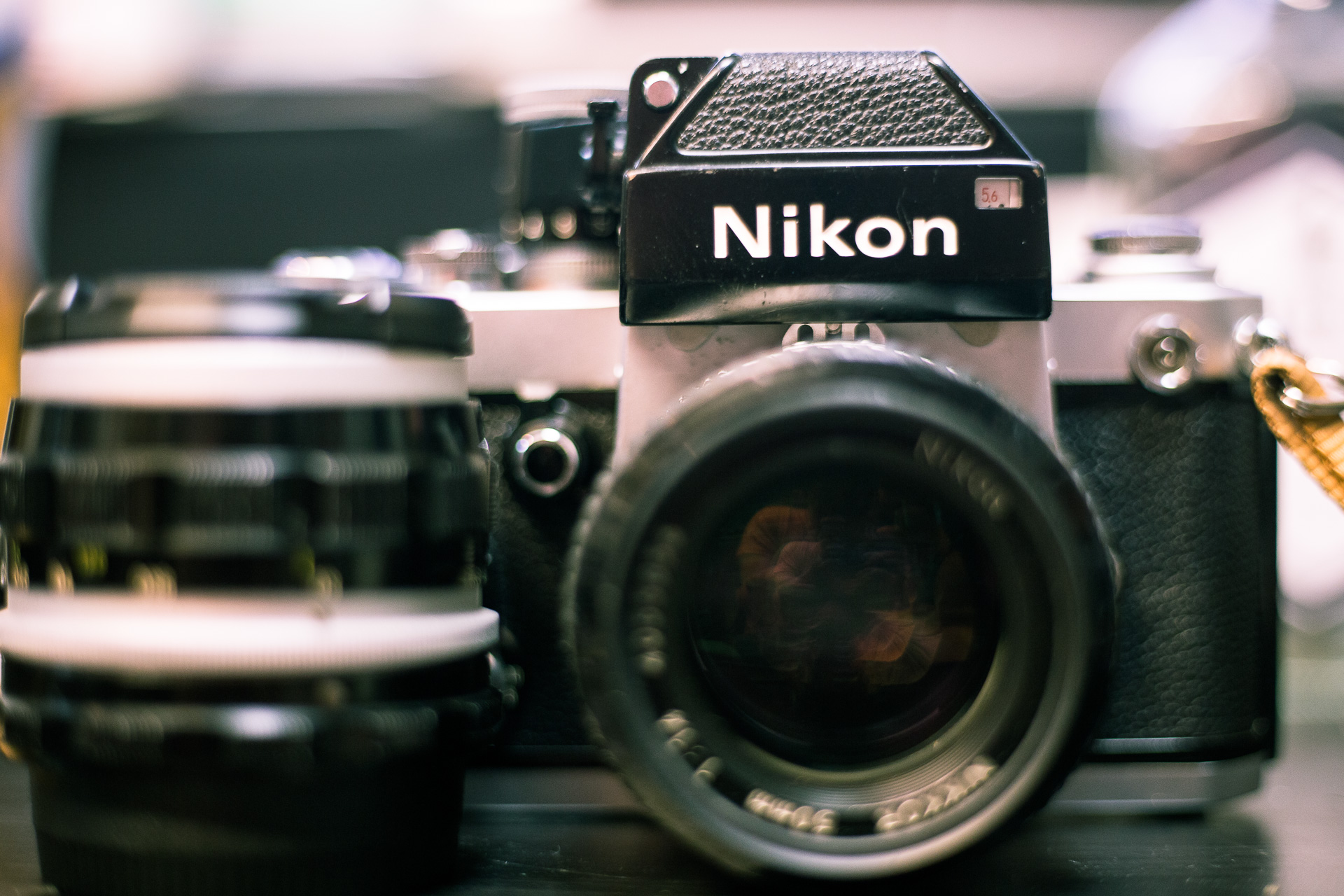 1971年の名機『Nikon F2』で撮る！ 新宿〜池袋｜Camoor -カメラの楽しさを提案するWebマガジン-